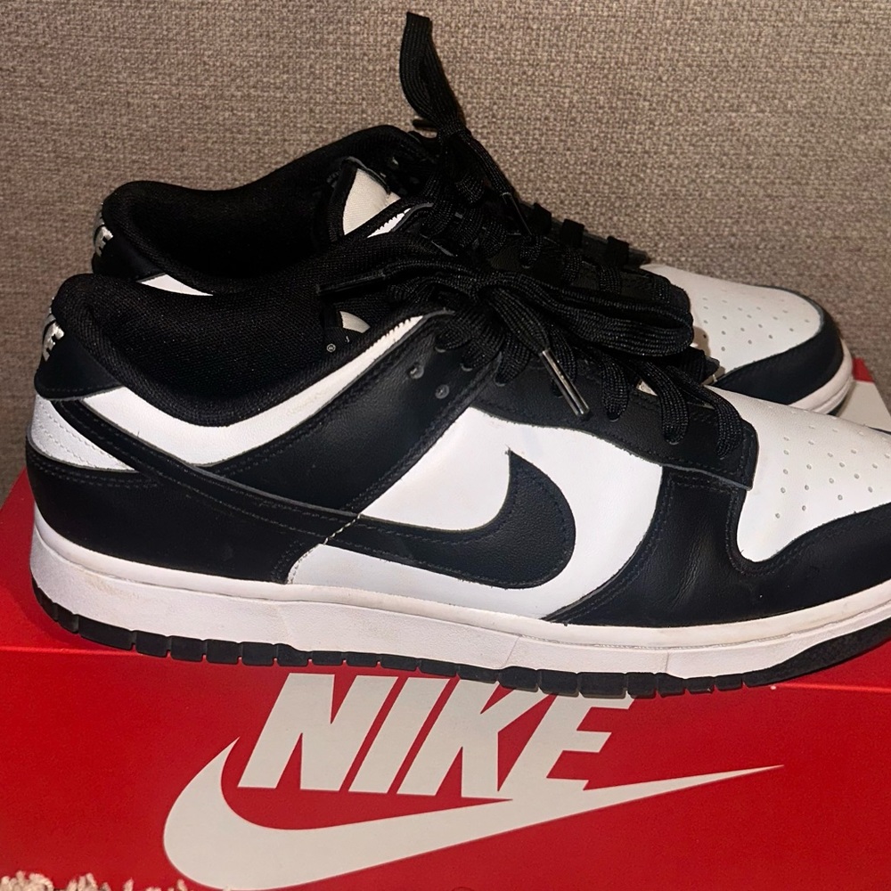 Nike Low Dunk - Panda Dunks W 10 / M 8.5 USA